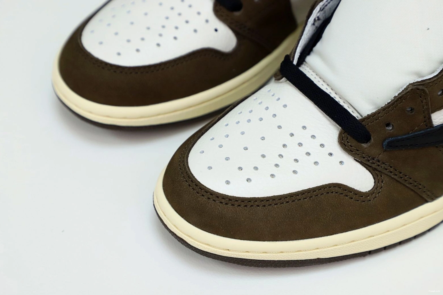 JORDAN X OG 1 SCOTT HIGH RETRO AIR TRAVIS 'MOCHA' 1001